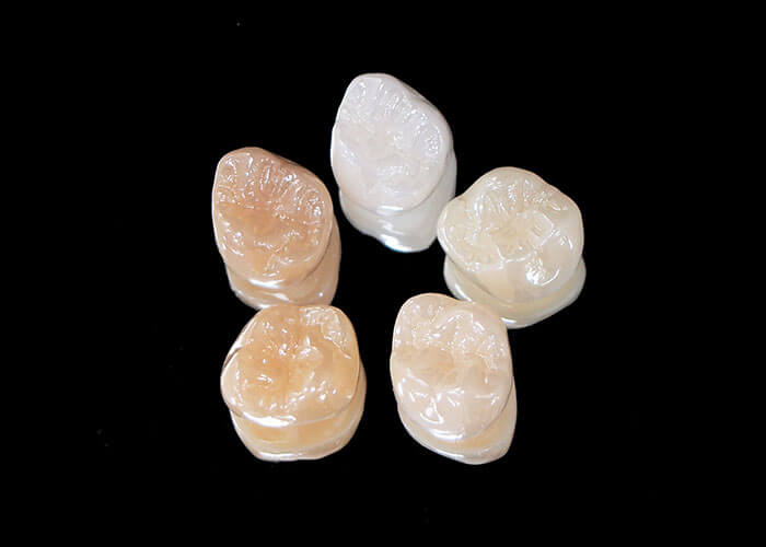 ジルコニアセラミック